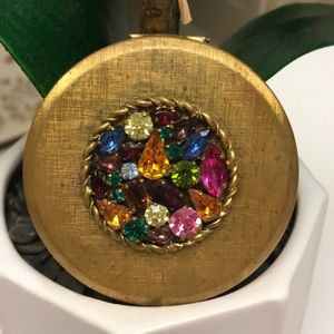 Makeup compact with colorful stones